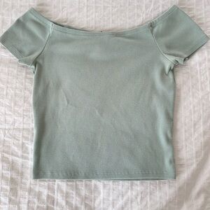 ✨Off sholder cropped top size Small